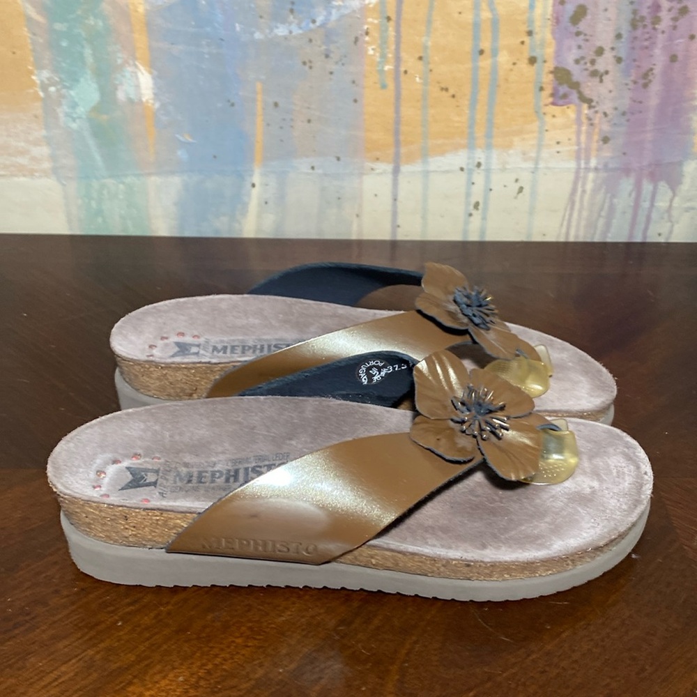 Mephisto Thong Sandals size 38 Leather Flower US 8 Fair